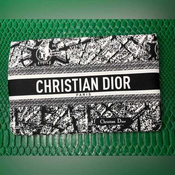Dior Handbags - Dior plan de Paris beauty bag nib